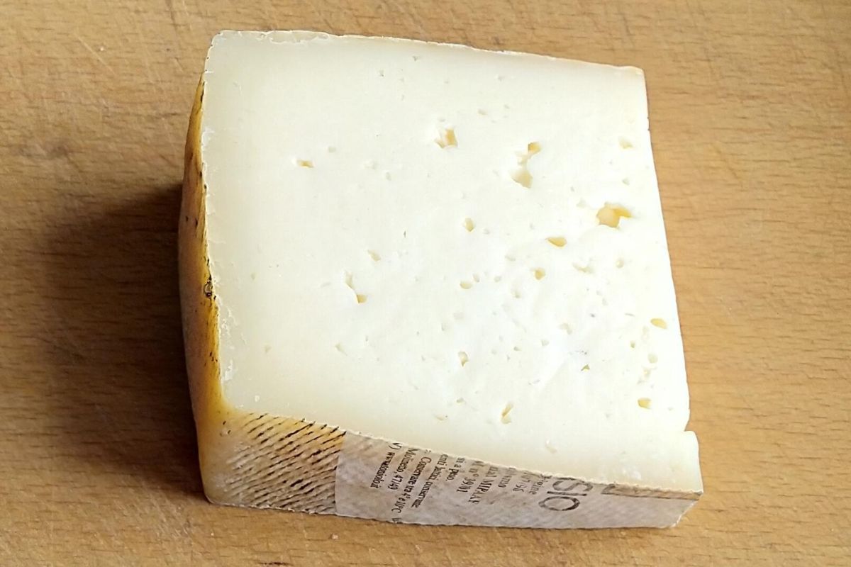 7. Queso Montasio