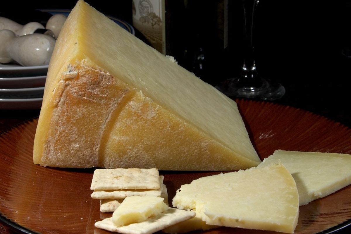 2. Queso Parmigiano Reggiano