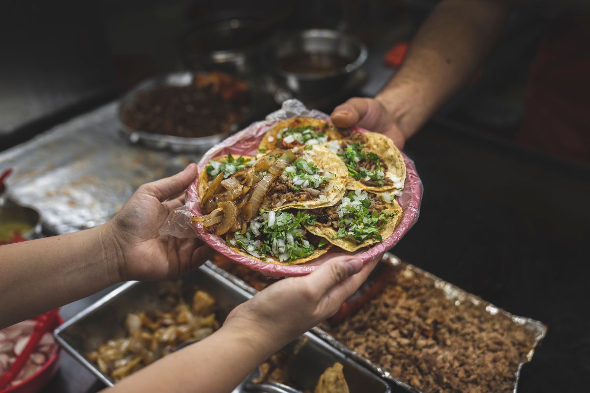 ¿De qué son los tacos de cabeza? Te contamos sobre sus ingredientes