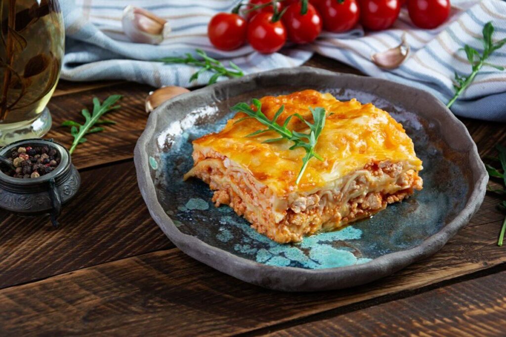 La lasagna es un platillo conocido desde la antigua roma.