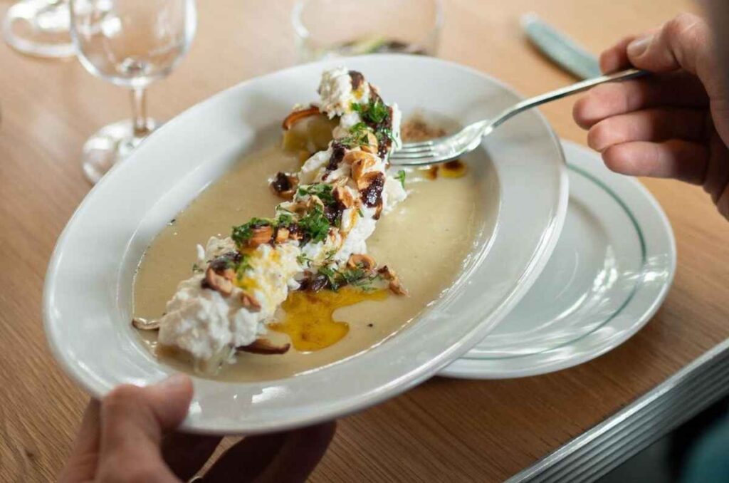 Martínez, comida y vino al estilo francés todo el día 1