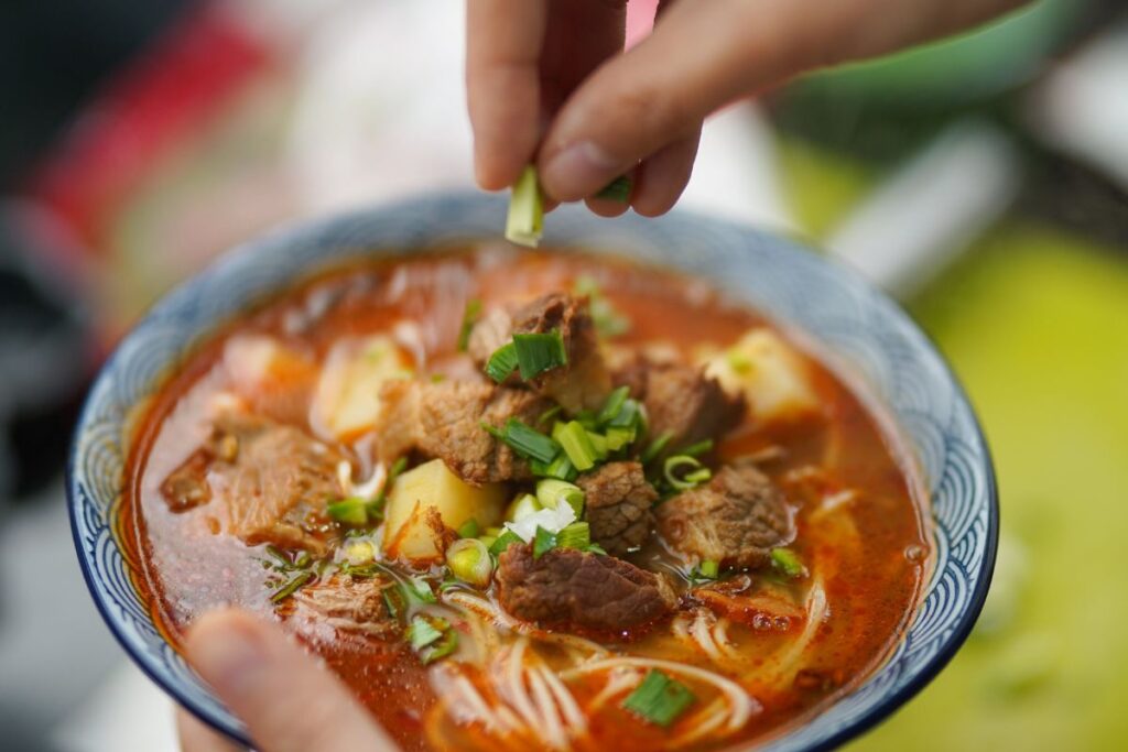 Sopa de fideo: historia de un plato asiático que se volvió mexicano