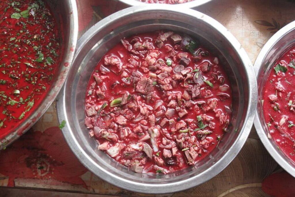 Tiet Canh, un platillo tradicional de Vietnam preparado con sangre