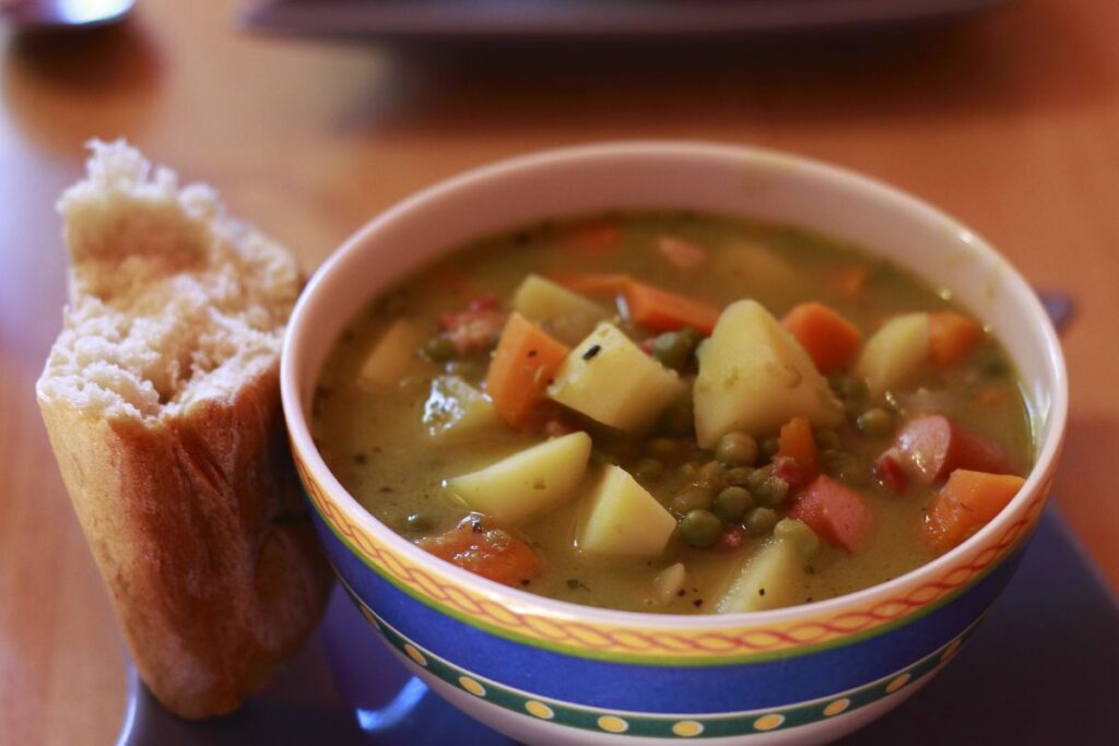Diferencias para reconocer entre potaje, sopa y consomé