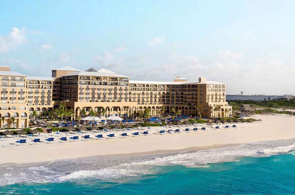 El hotel de lujo en Cancún que tiene dos restaurantes Five Diamond Award