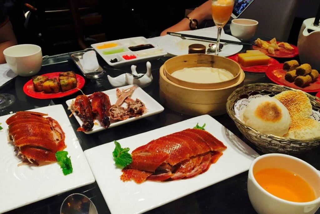 El pato pekin es considerado un tesoro ancestral de la cocina china.