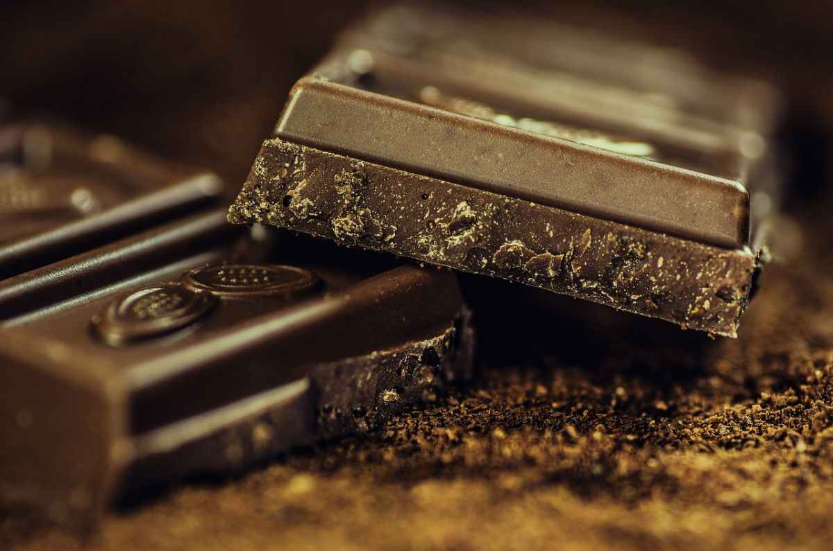 El chocolate es otro de los ingredientes de la Torta Caprese. Foto de Pixabay