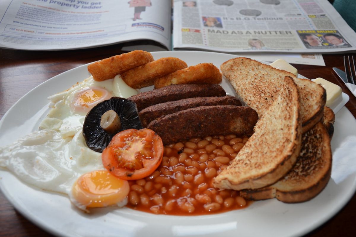 Alimentos que conforman el desayuno inglés clásico. Foto de Flickr.
