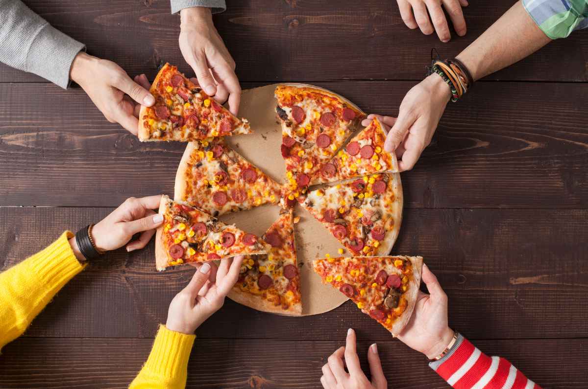5 recetas de pizza casera que puedes preparar con pocos ingredientes