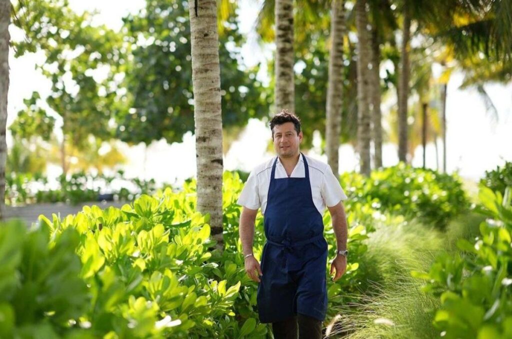 El chef Tomás Bermudez y su restaurante So’ol en la Riviera Maya