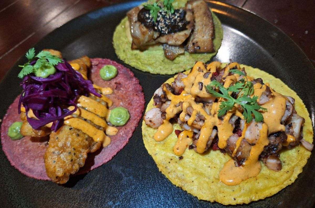 Tacos en Mamazul Mezcaleria, foto de Miriam Carmo