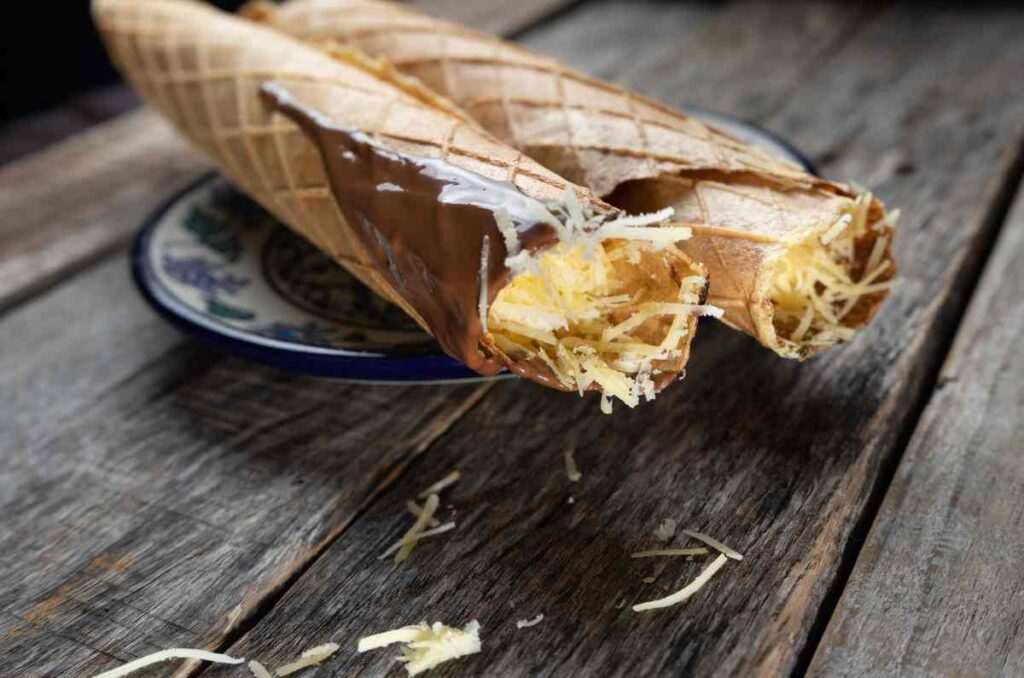 Las marquesitas, el postre yucateco hecho con queso bola