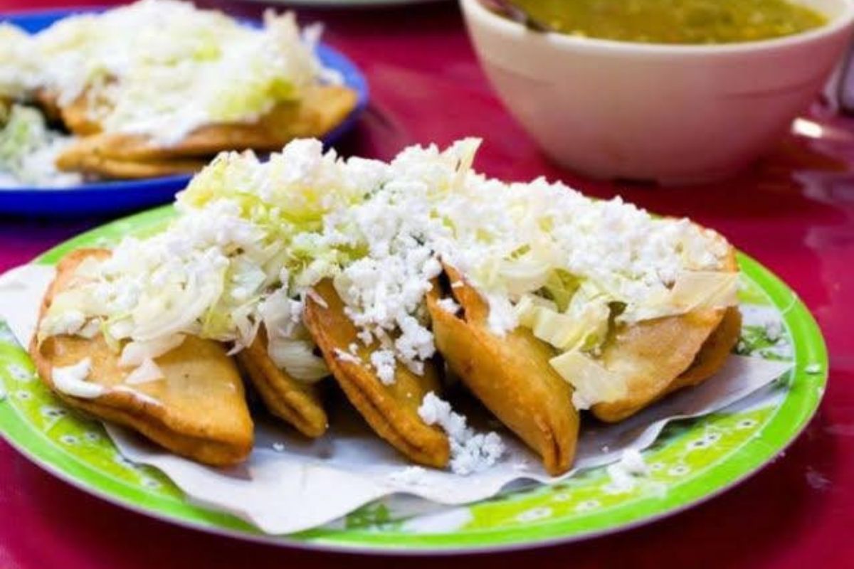 3. Quesadillas Mil Salsas