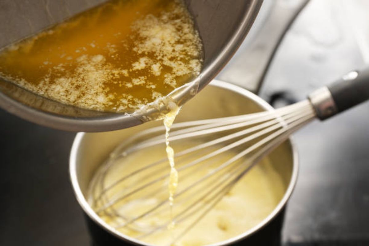 Mantequilla clarificada mezclada con yemas de huevo. Foto de PxHere.