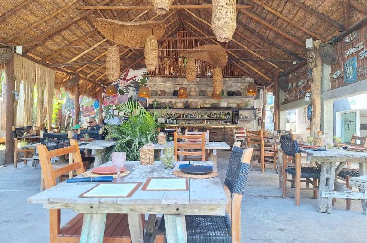 Interior restaurante Punta Corcho en Bacalar, foto de Miriam Carmo