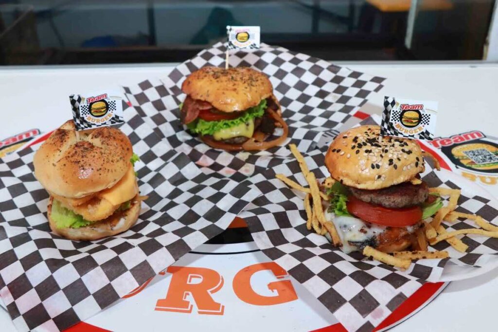 El burger fest reúne una solo lugar los mejores lugares de hamburguesas de la cdmx.