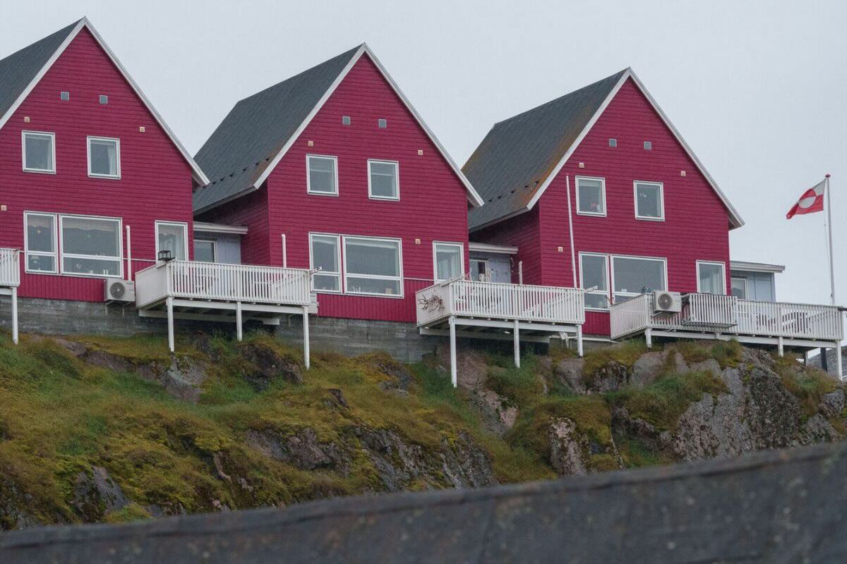Zona habitacional en Groenlandia. Foto por Alexis Beard.