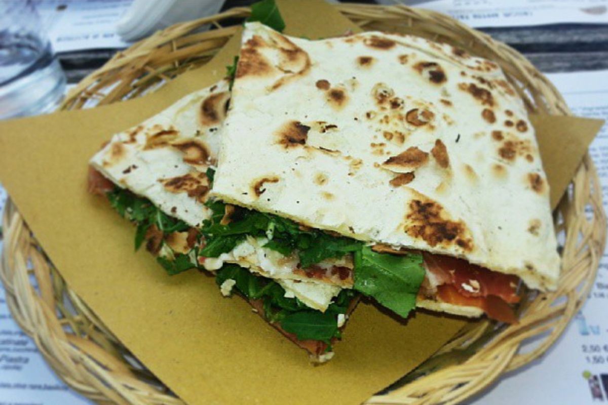 Pan delgado italiano para preparar versión alternativa del sándwich. Foto de Flickr.
