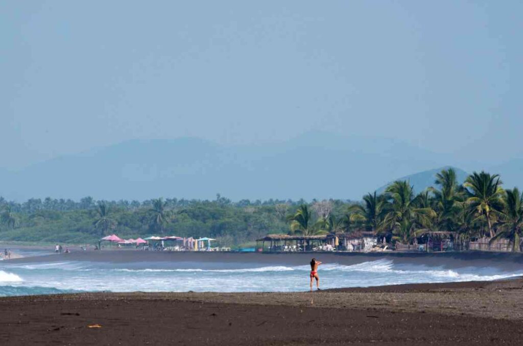 5 playas de Colima para descansar y relajarte este verano 2