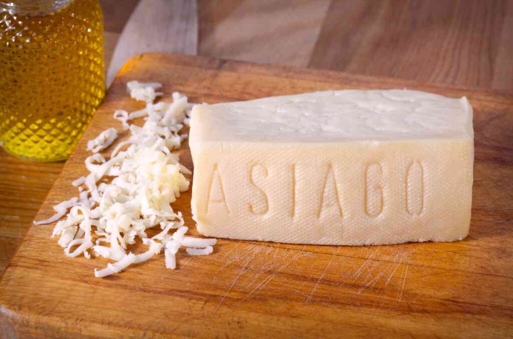 Historia y origen del queso Asiago, una delicia italiana