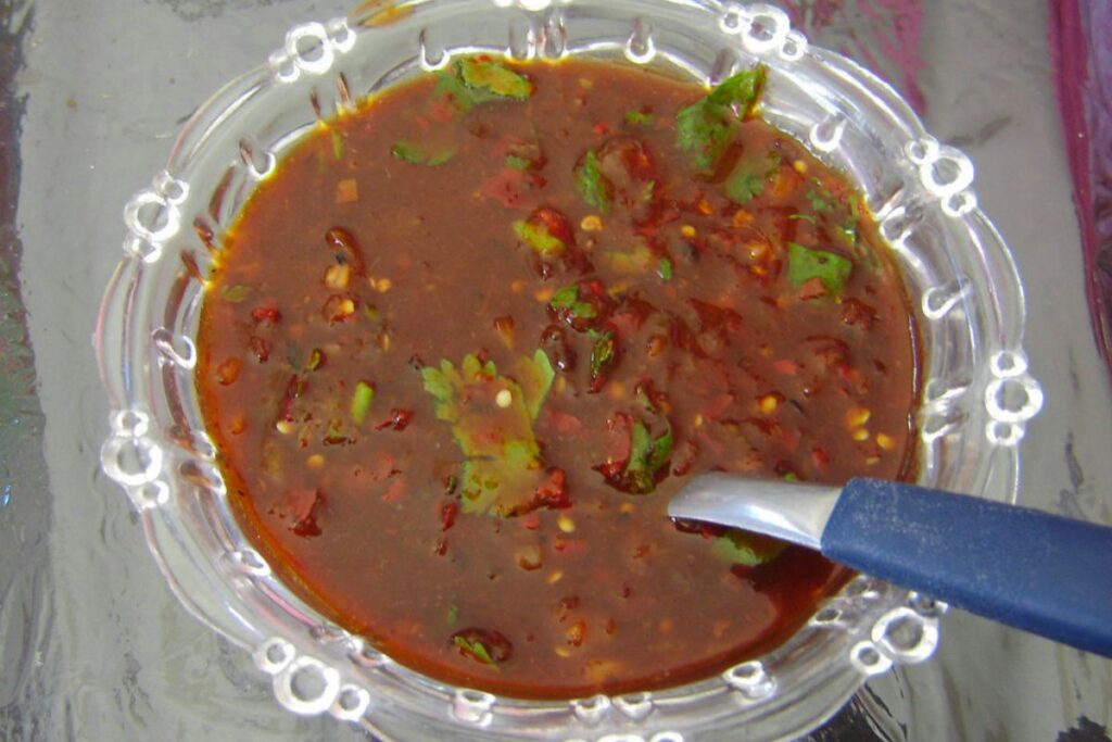 La salsa tatemada es una preparación popular para acompañar diferentes guisados.