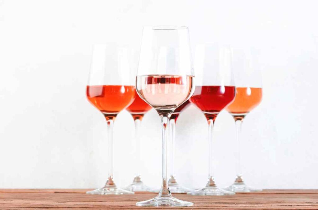 Maridajes con vino rosado y cómo combinarlos con distintos platillos