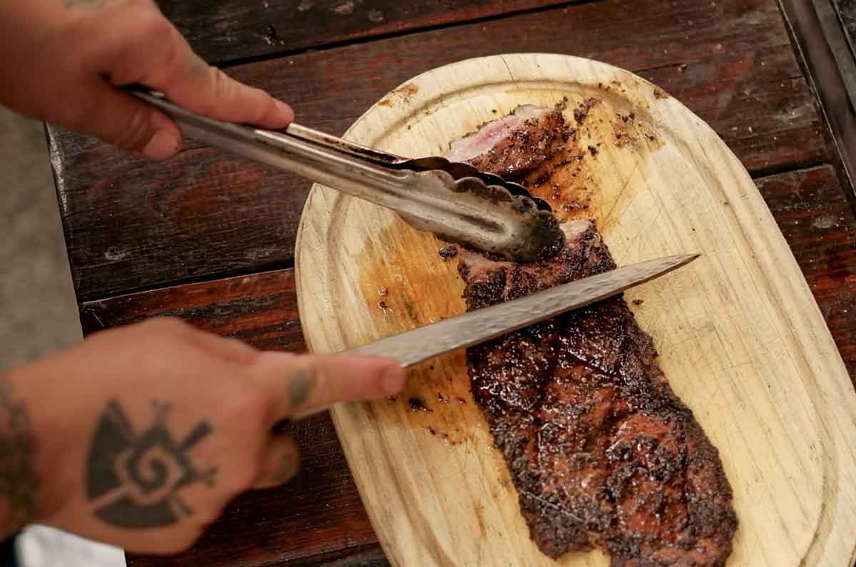 Celebra el Día del Padre con una clase de carne Asada en The Grill Table  