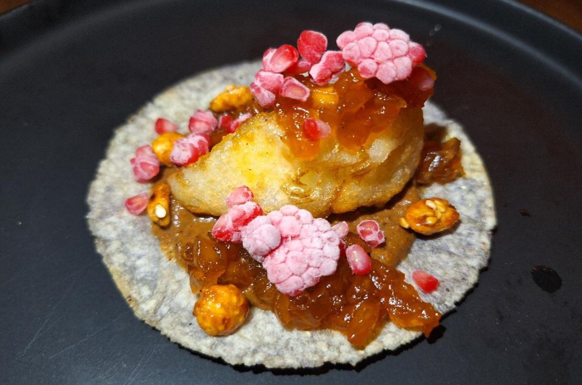 Cena Pasaporte Culinario - buñuelo de manzana, foto de Miriam Carmo