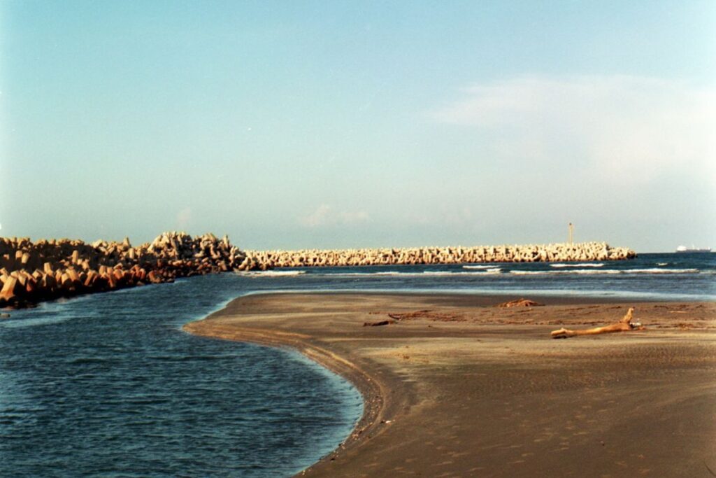 Las playas de Veracruz son preferidas por los capitalinos por su cercanía y accesibilidad. 