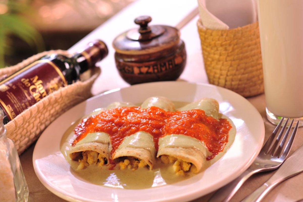 Papadzules tradicionales. Foto de Wikimedia Commons.