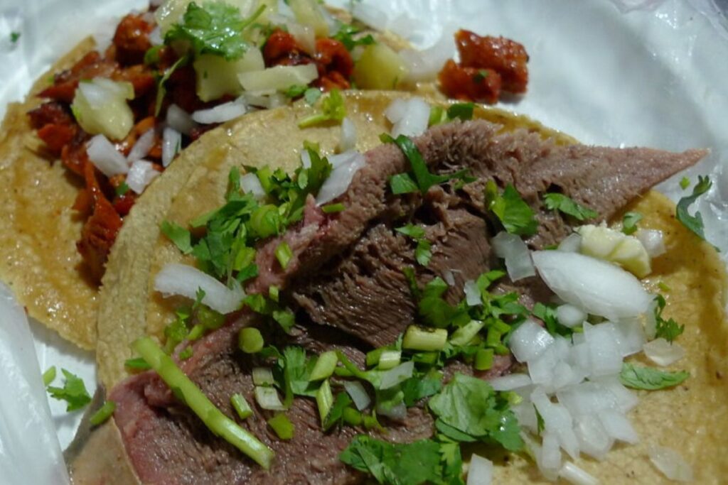 Tacos Luis: conoce qué sirven en los tacos favoritos de Checo Pérez