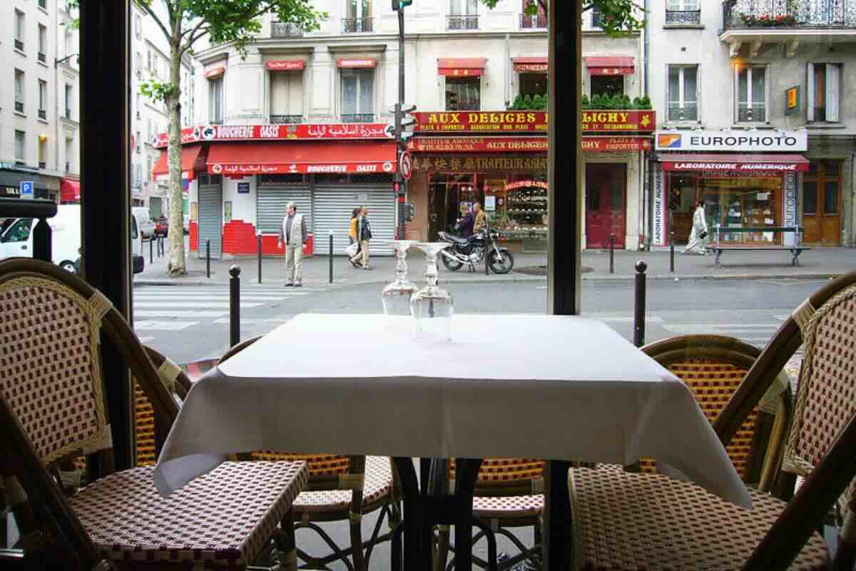 Restaurante en el centro de la ciudad. Foto de Wikimedia Commons.