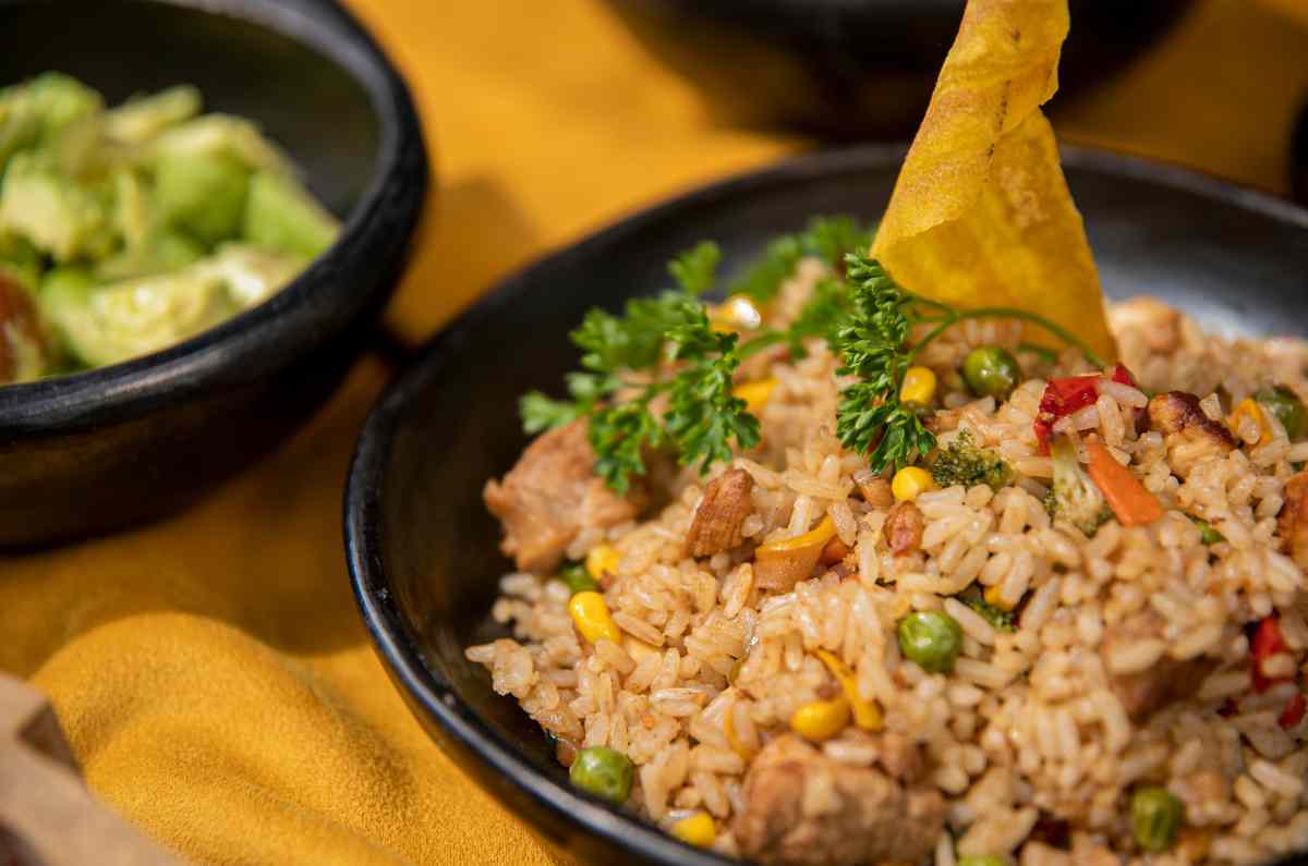 Sorprende a tus invitados con estas 5 recetas de arroz frito