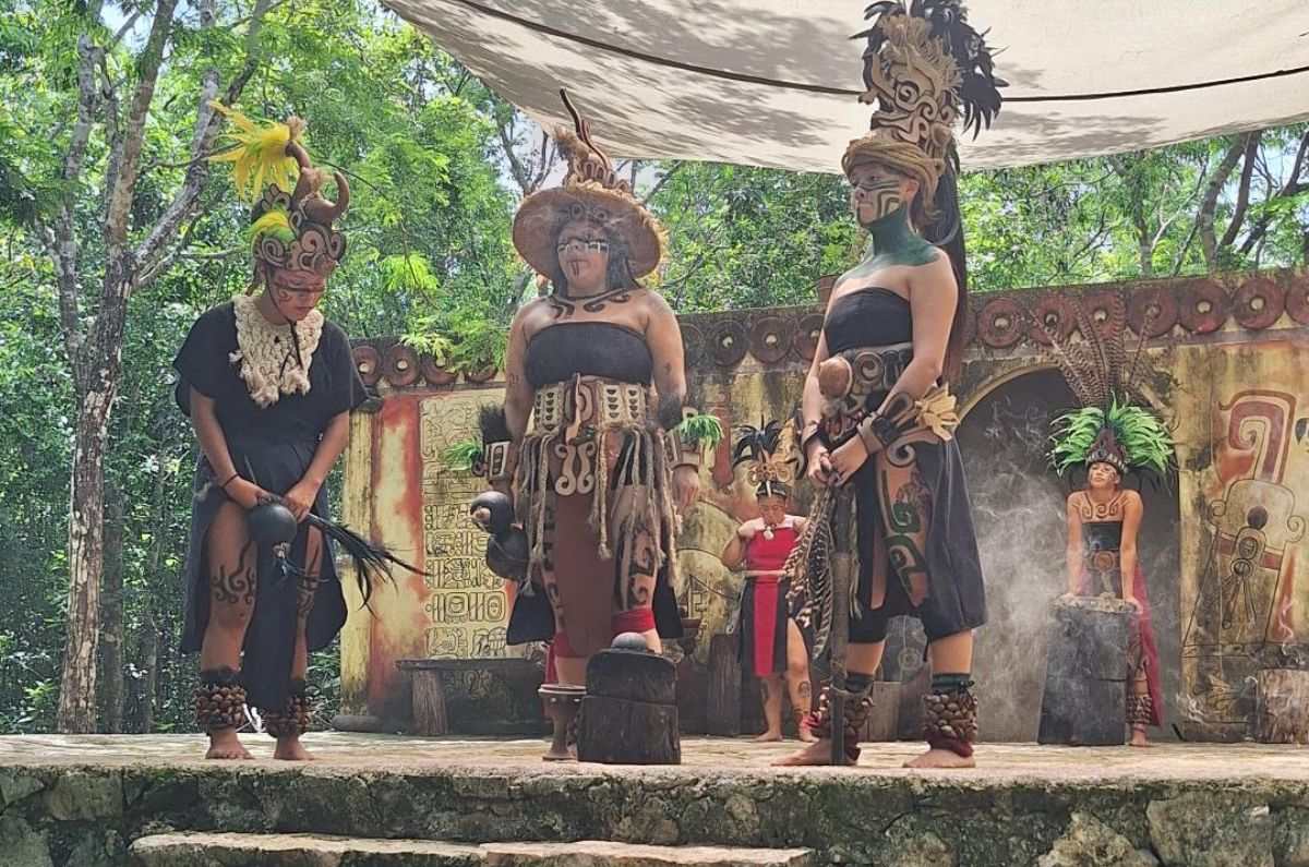 Danzas mayas en Pueblo del Maíz @ Cozumel, foto de Miriam Carmo