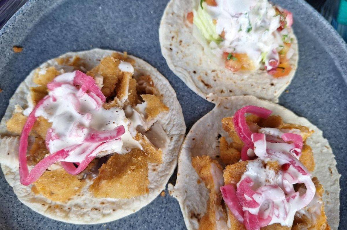 Taco de  camarón empanizado, taco de pescado empanizado y taco de pulpo en ceviche, foto de Miriam Carmo