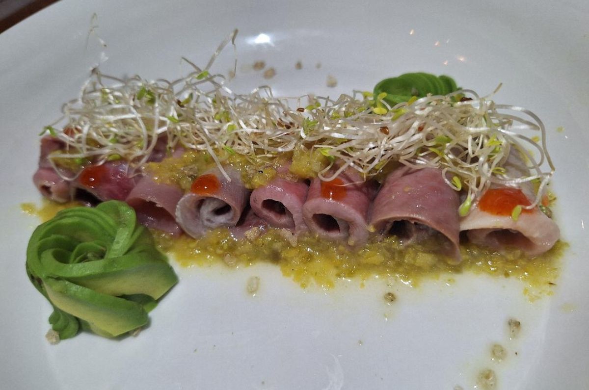 Tiradito de hamachi de Samsara Cozumel, foto de Miriam Carmo