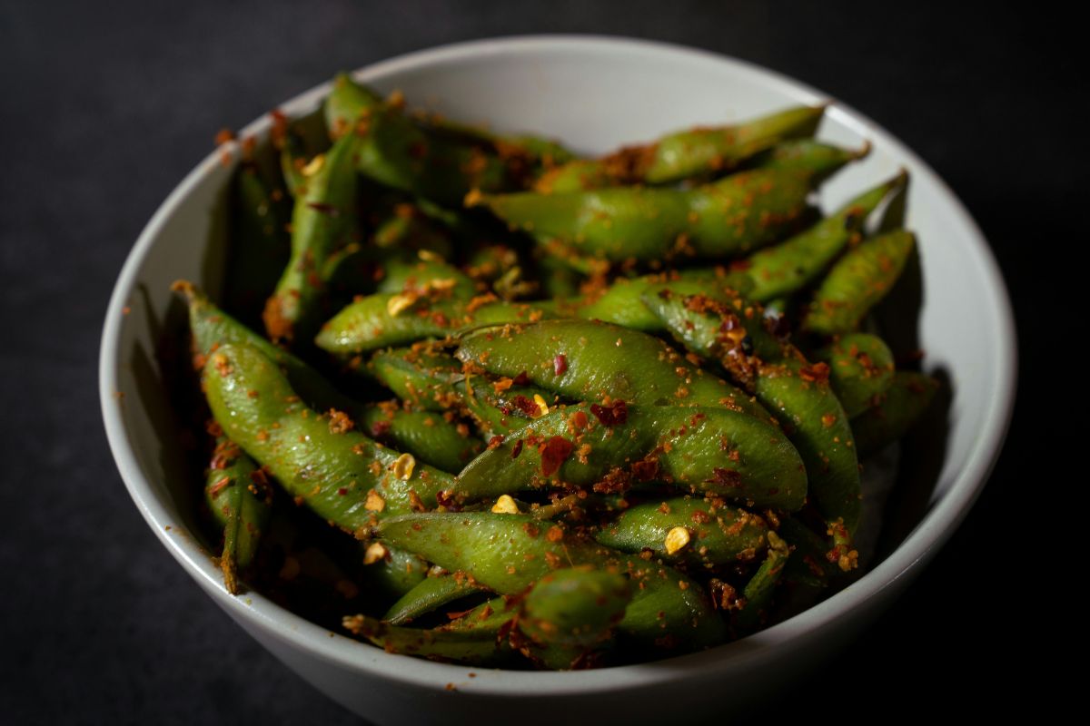 Legumbres salteadas con chile en polvo. Foto de Pexels.