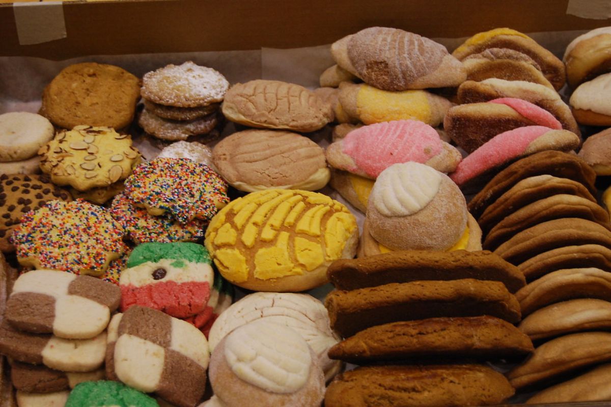 Variedad de pan de dulce en México. Foto de Flickr.