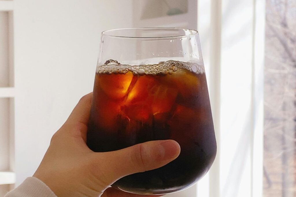 El iced coffee y el cold brew son las bebidas frías con café más populares a nivel mundial.