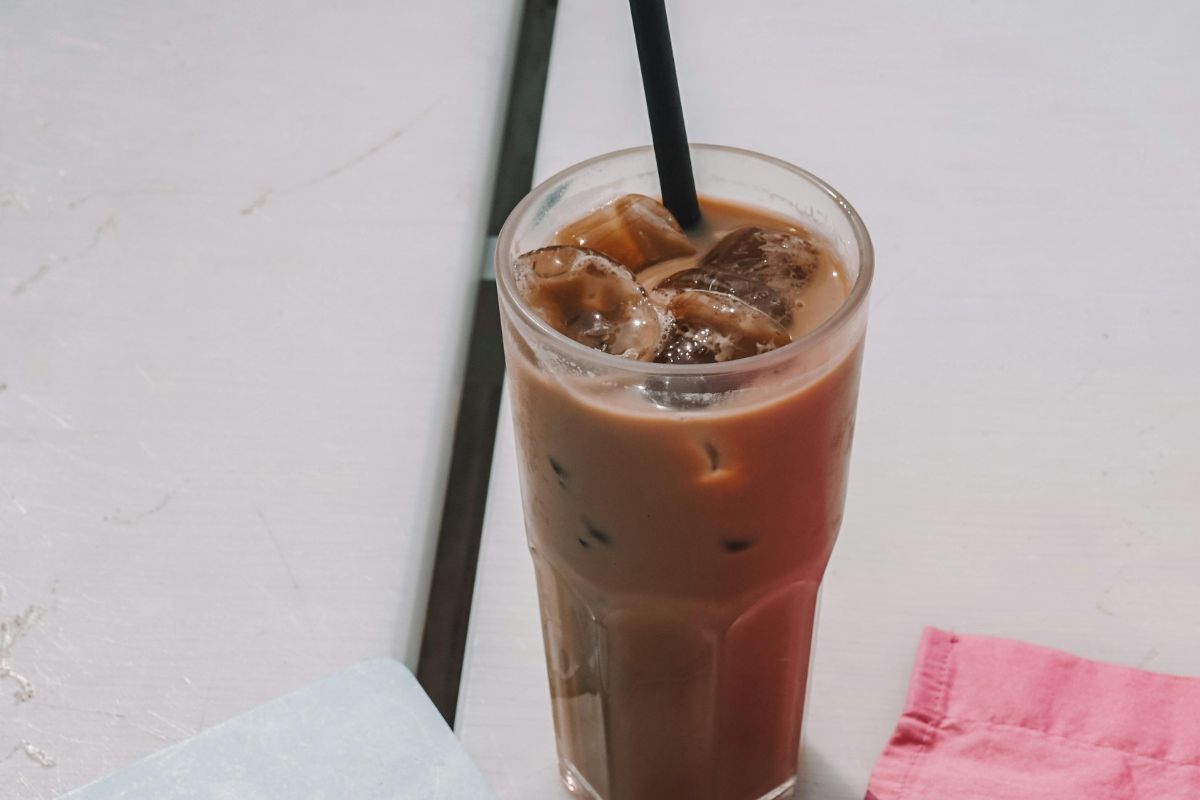 Cold brew con bebida de almendra. Foto de Flickr.