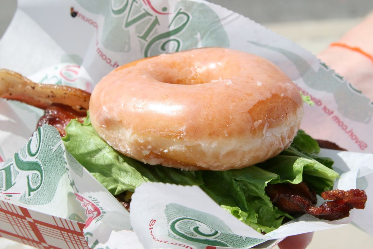 Hamburguesa conocida como Luther burger. Foto de Flickr.