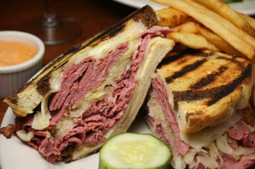 Historia y origen del Reuben Sandwich y cómo prepararlo 1