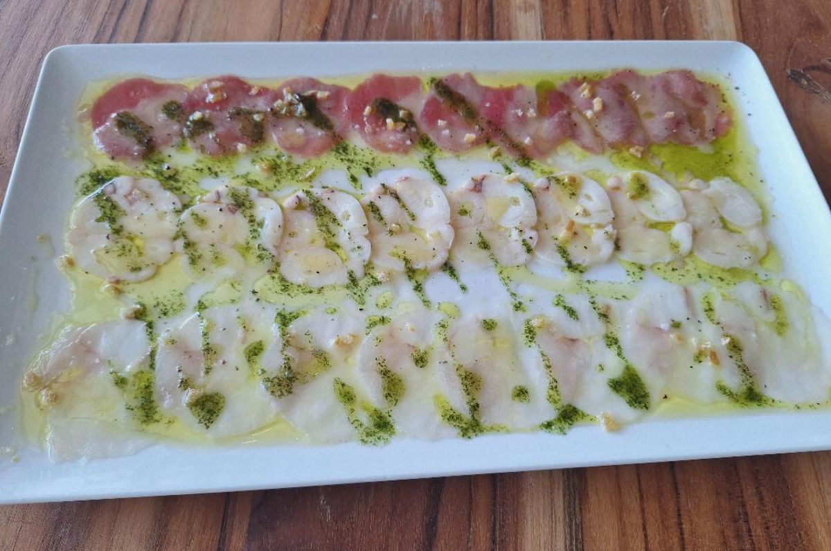 Carpaccio de pulpo, atún y pesca del día, foto de Miriam Carmo