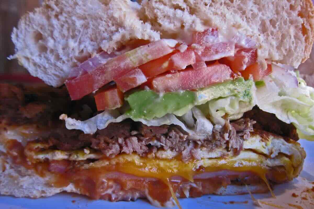 Torta preparada con vegetales frescos. Foto de Flickr.