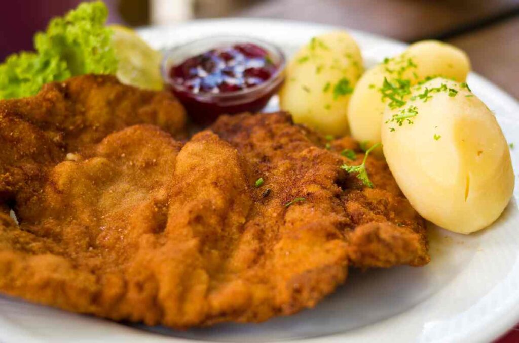 Historia y origen del Wiener Schnitzel, el plato de la cocina austriaca