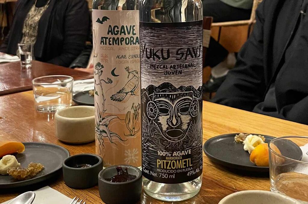 Mezcales con los que se maridó la cena en Alelí