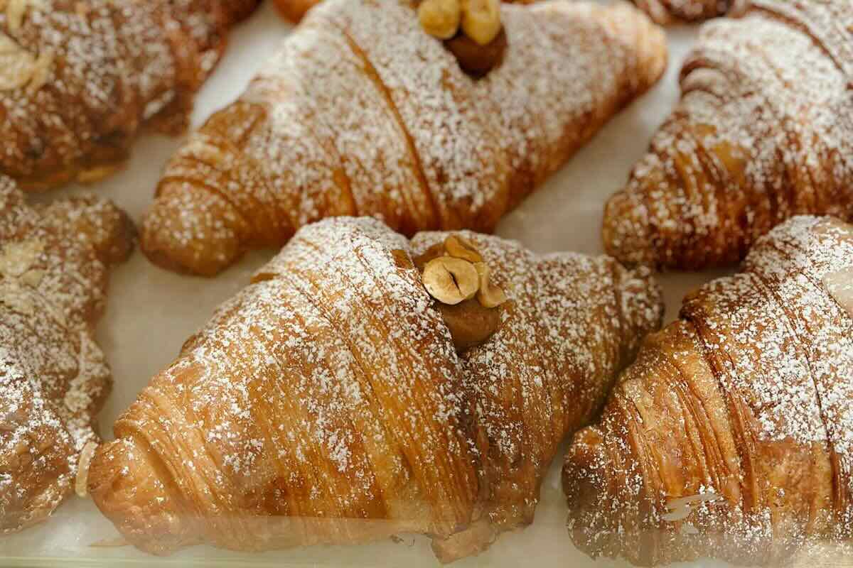 Así es el cornetto la versión italiana del croissant perfecta para el desayuno