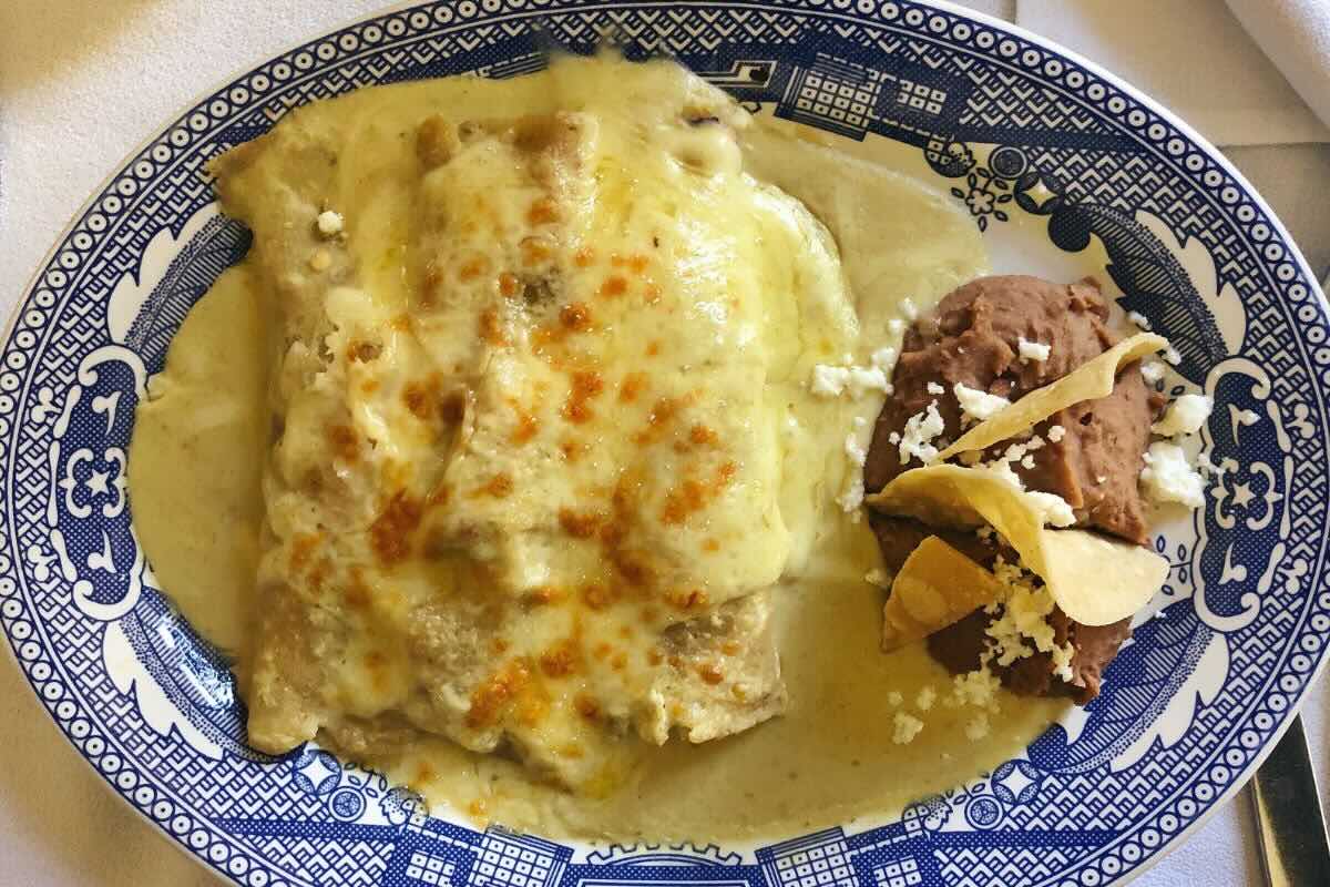 Enchiladas con queso gratinado. Foto de Flickr.