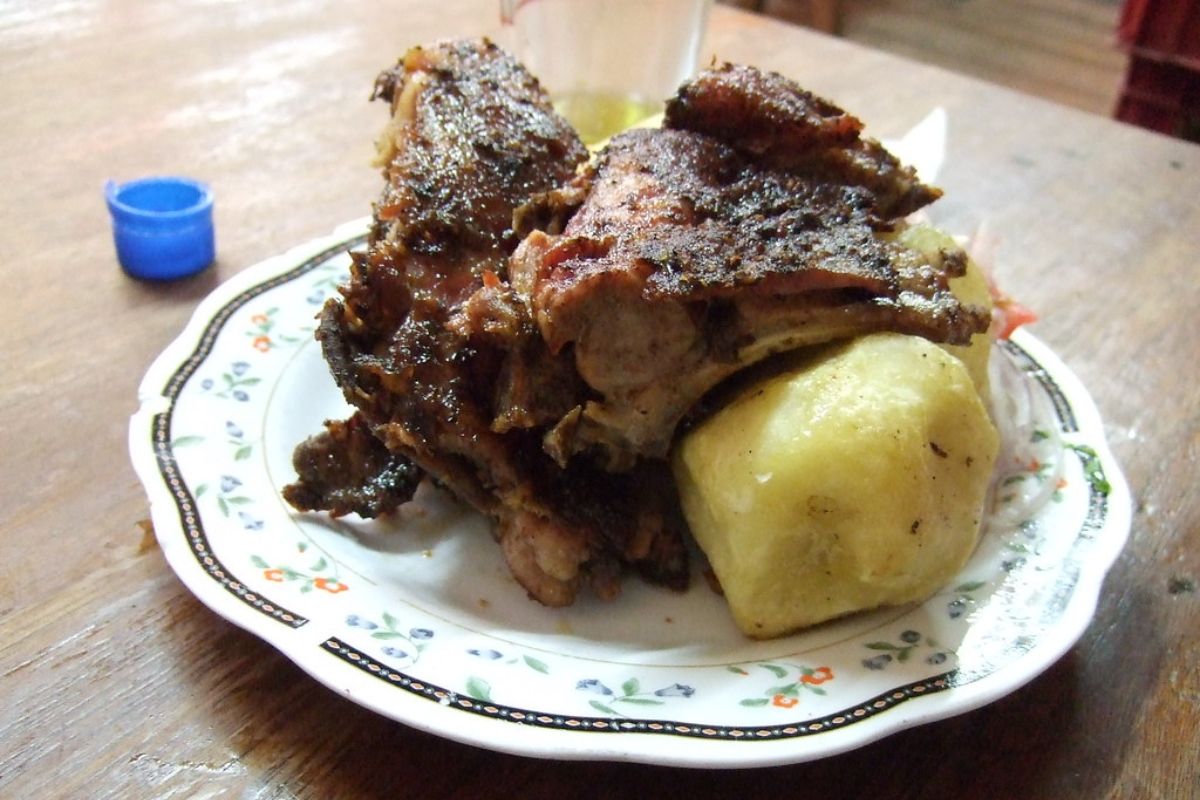 Cabrito asado. Foto de Flickr.