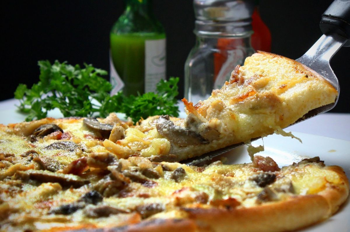 Pizza con hongos, foto de Pixabay